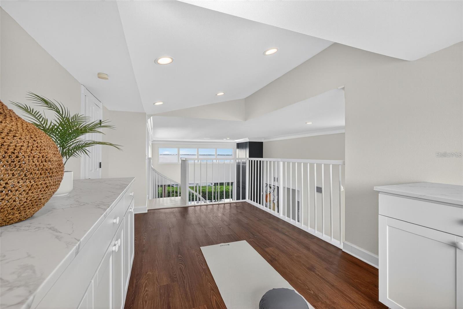 3488 MISTLETOE LN