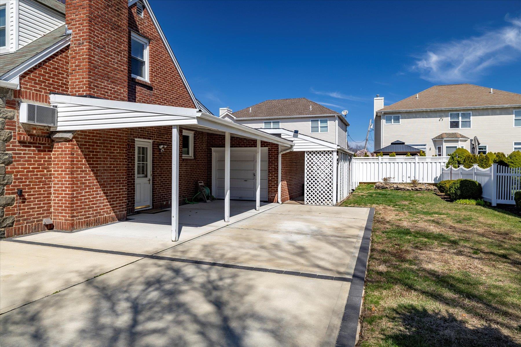 343 Gates Avenue