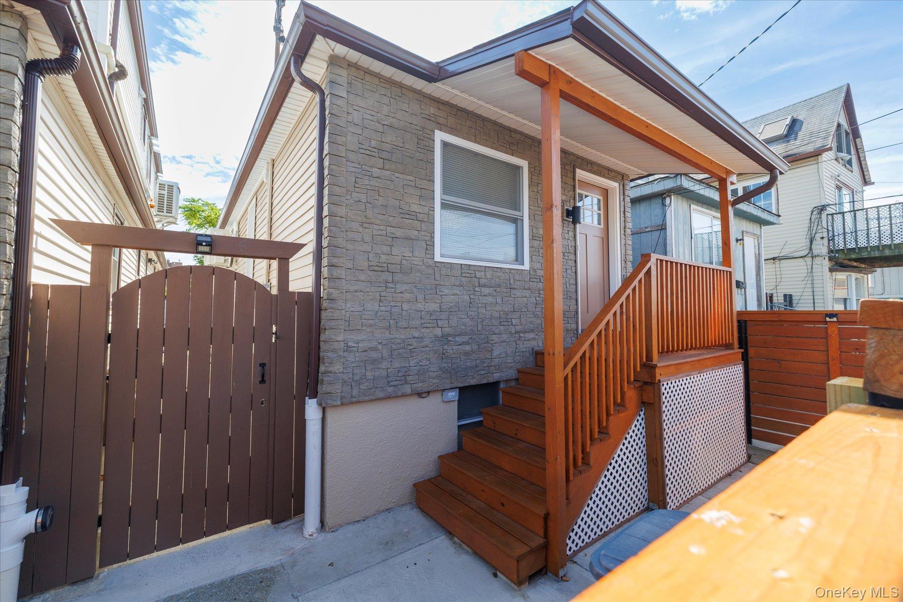 318-320 Beach 88th Street