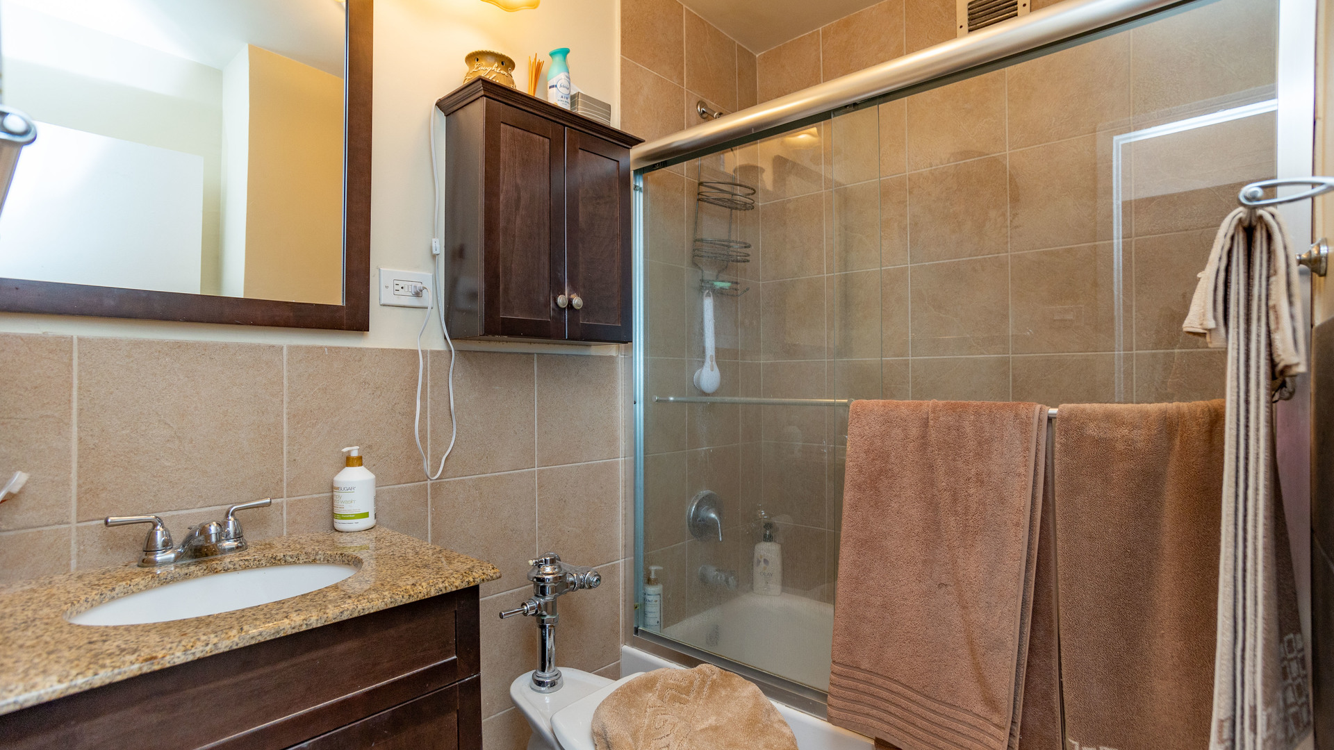 3900 N Lake Shore Drive Unit: 9D