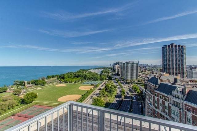 3900 N Lake Shore Drive Unit: 9D