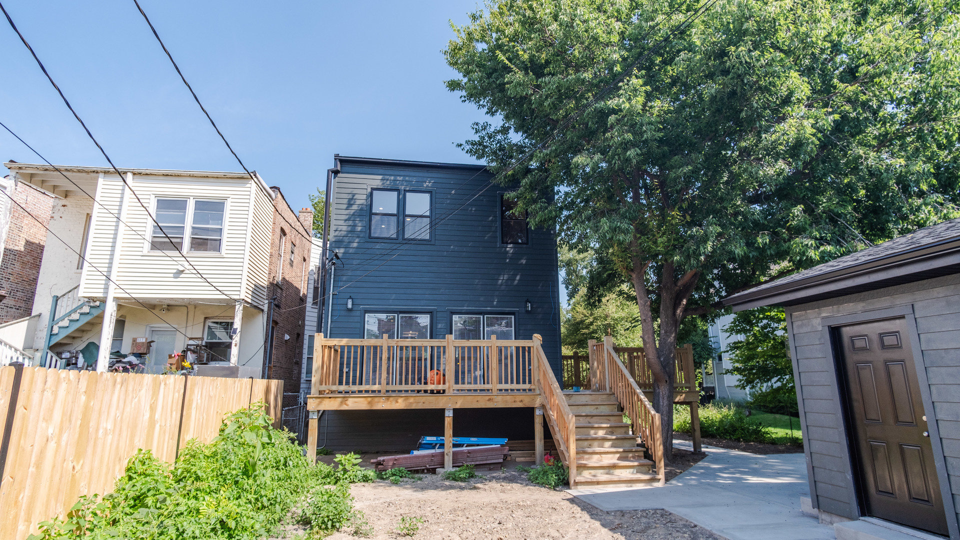 1915 W Balmoral Avenue