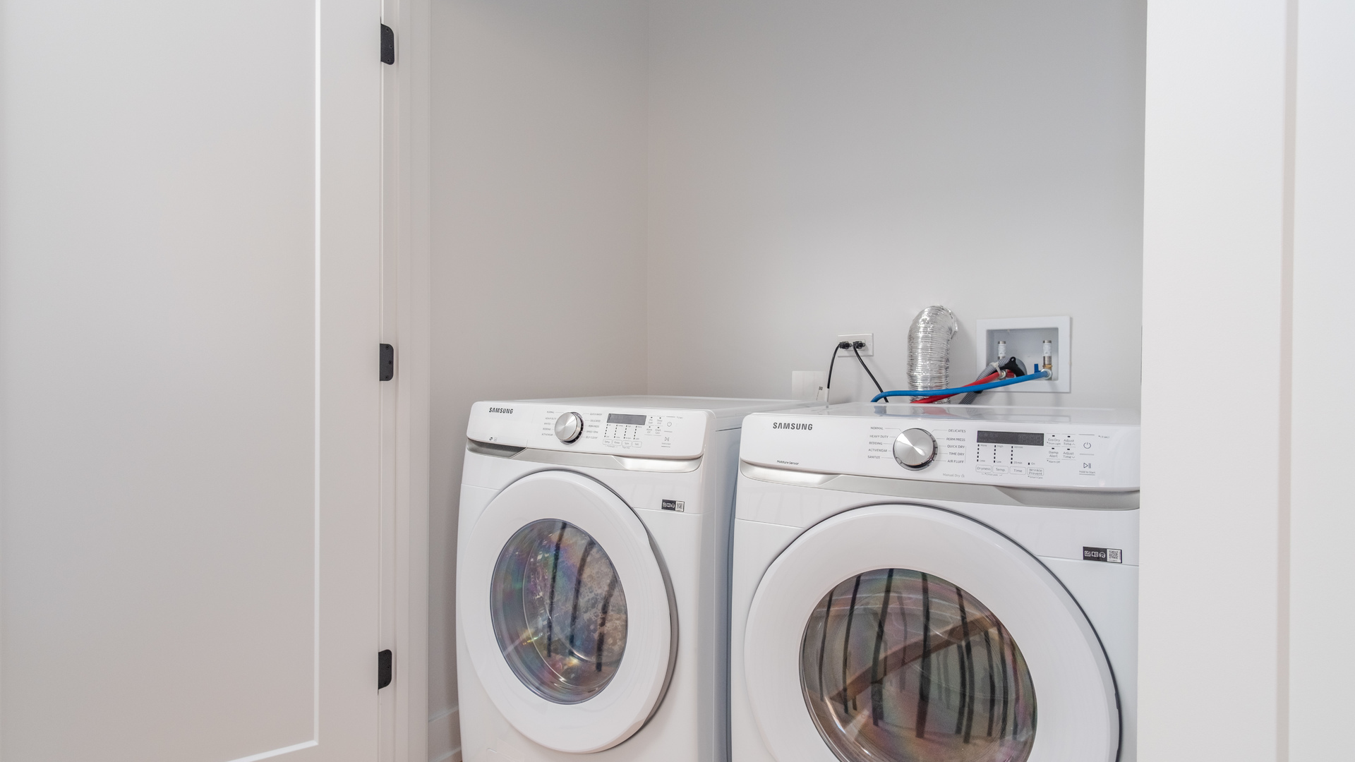 1915 W Balmoral Avenue