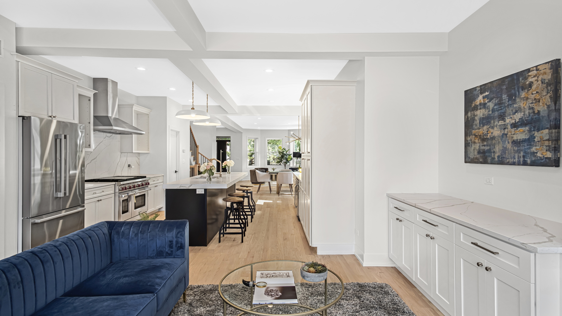 1915 W Balmoral Avenue