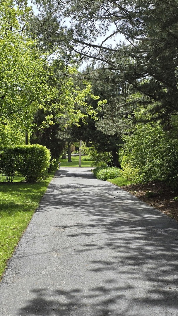 1043 RIDGEWOOD Drive