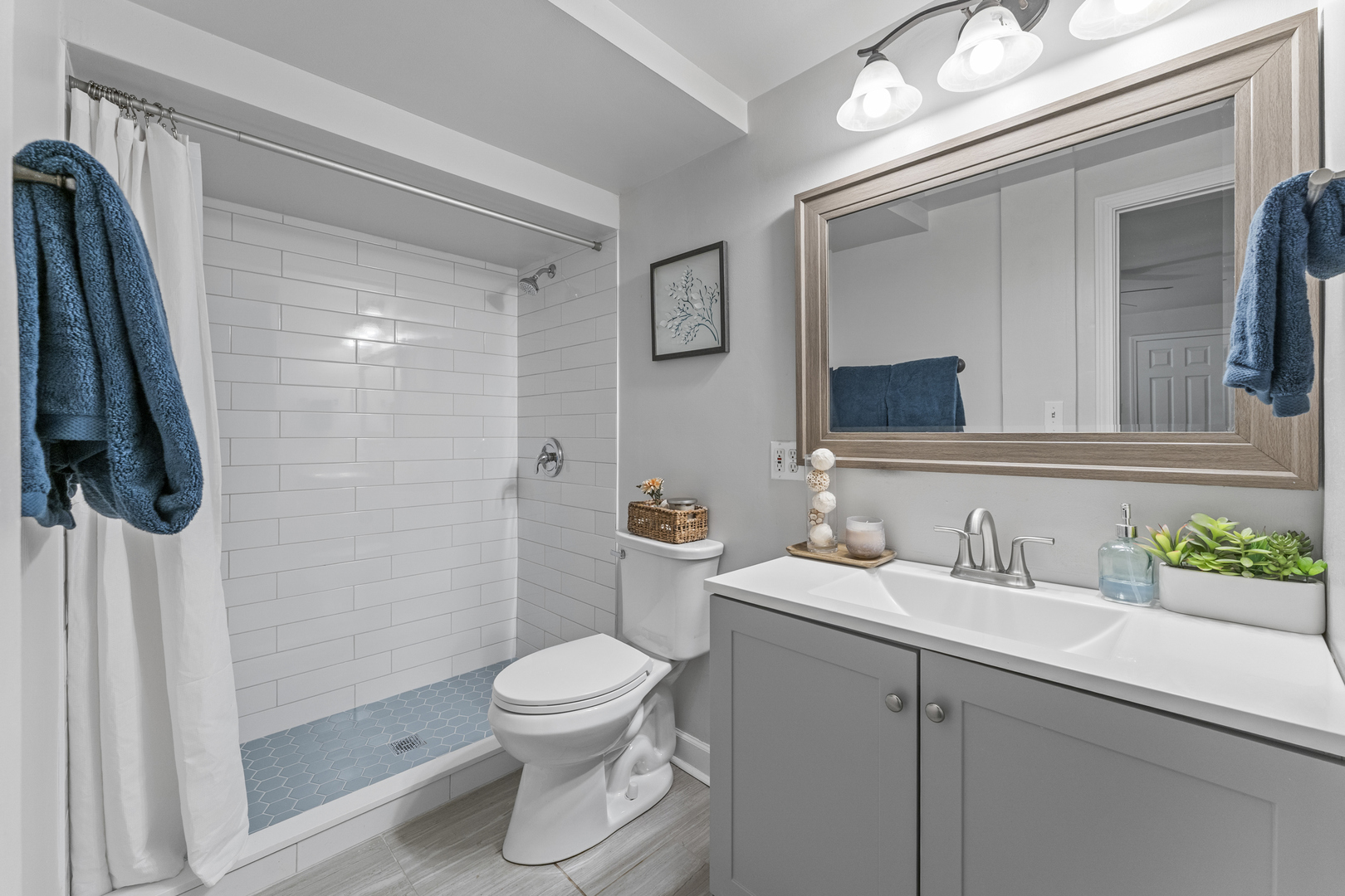 6351 N GLENWOOD Avenue Unit: 1S