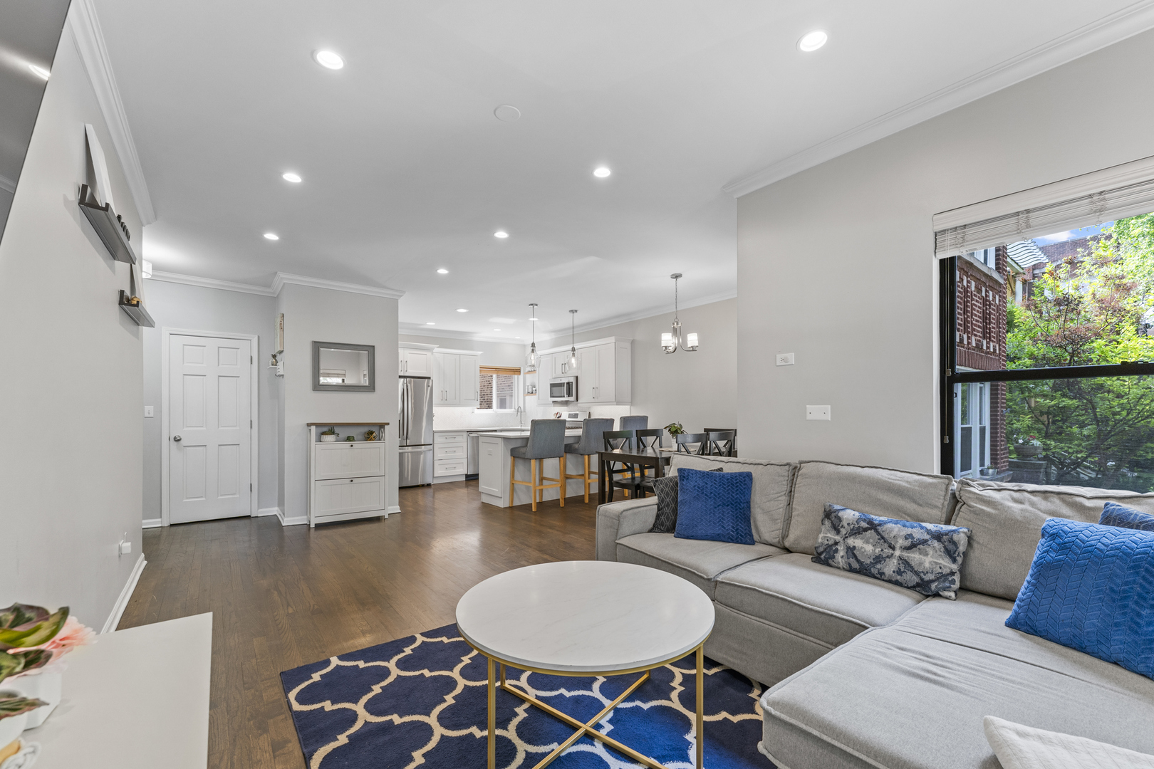 6351 N GLENWOOD Avenue Unit: 1S