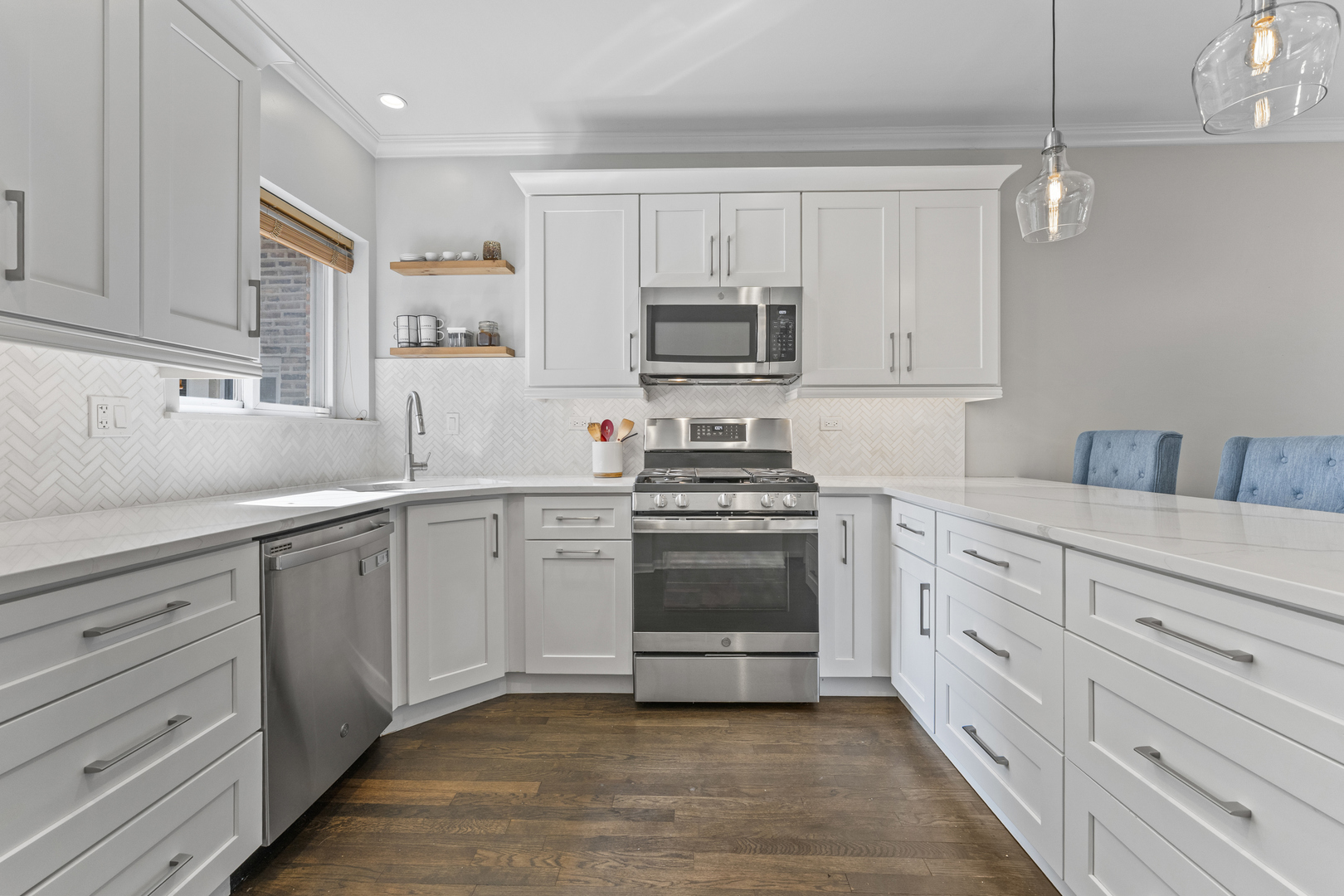 6351 N GLENWOOD Avenue Unit: 1S