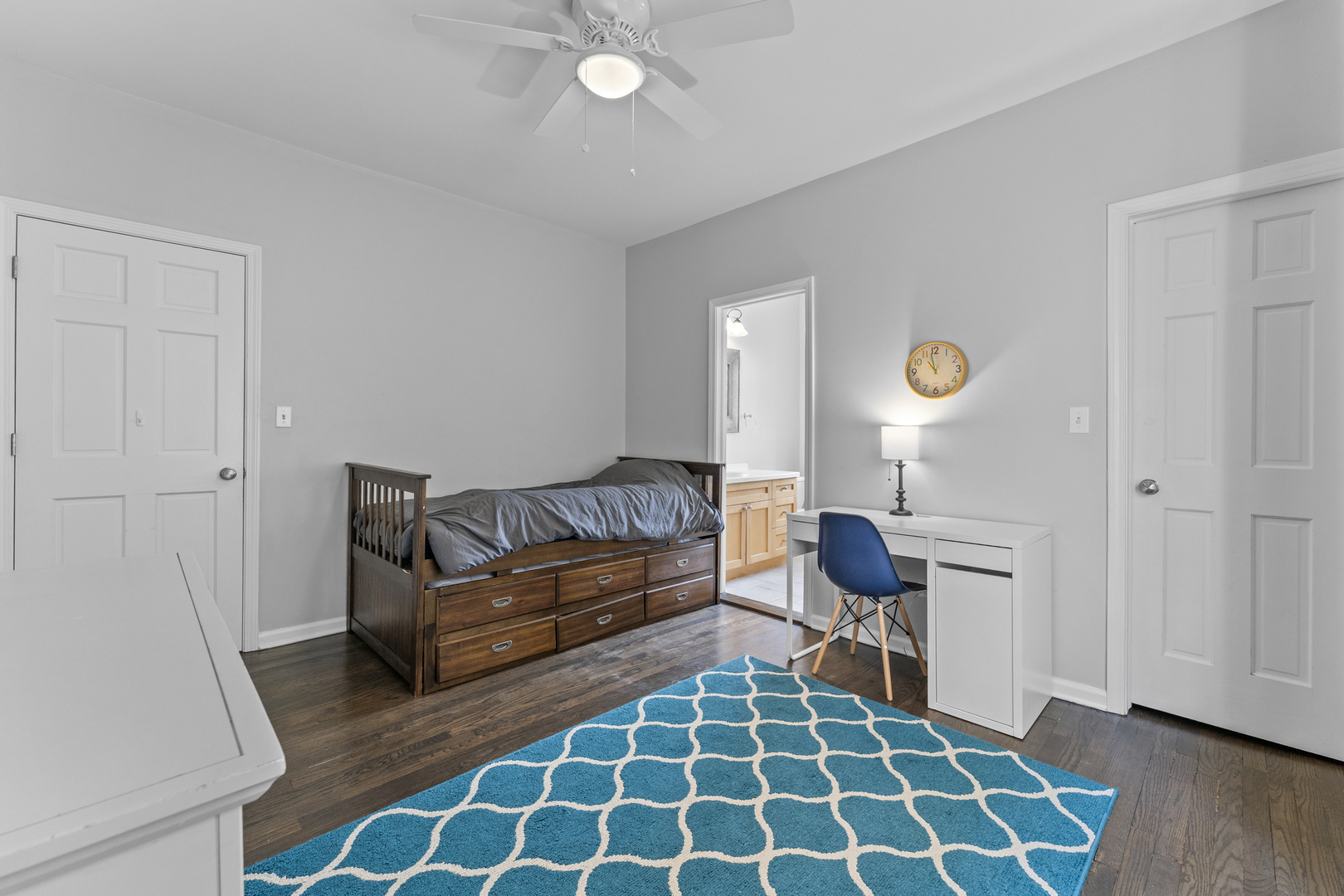 6351 N GLENWOOD Avenue Unit: 1S