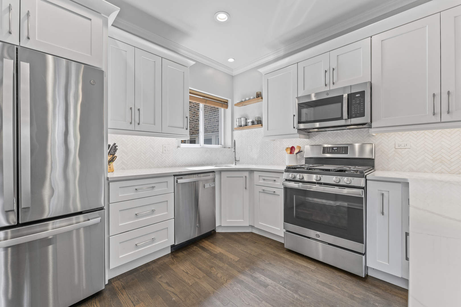 6351 N GLENWOOD Avenue Unit: 1S