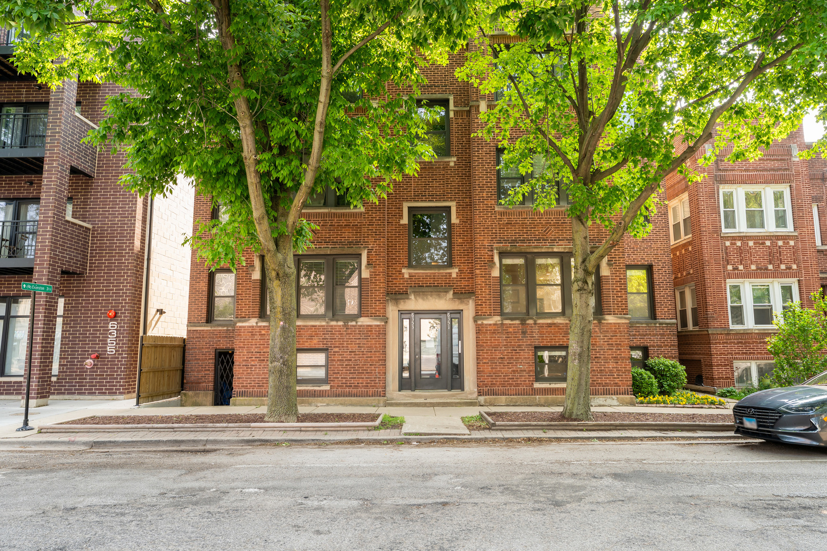 6351 N GLENWOOD Avenue Unit: 1S