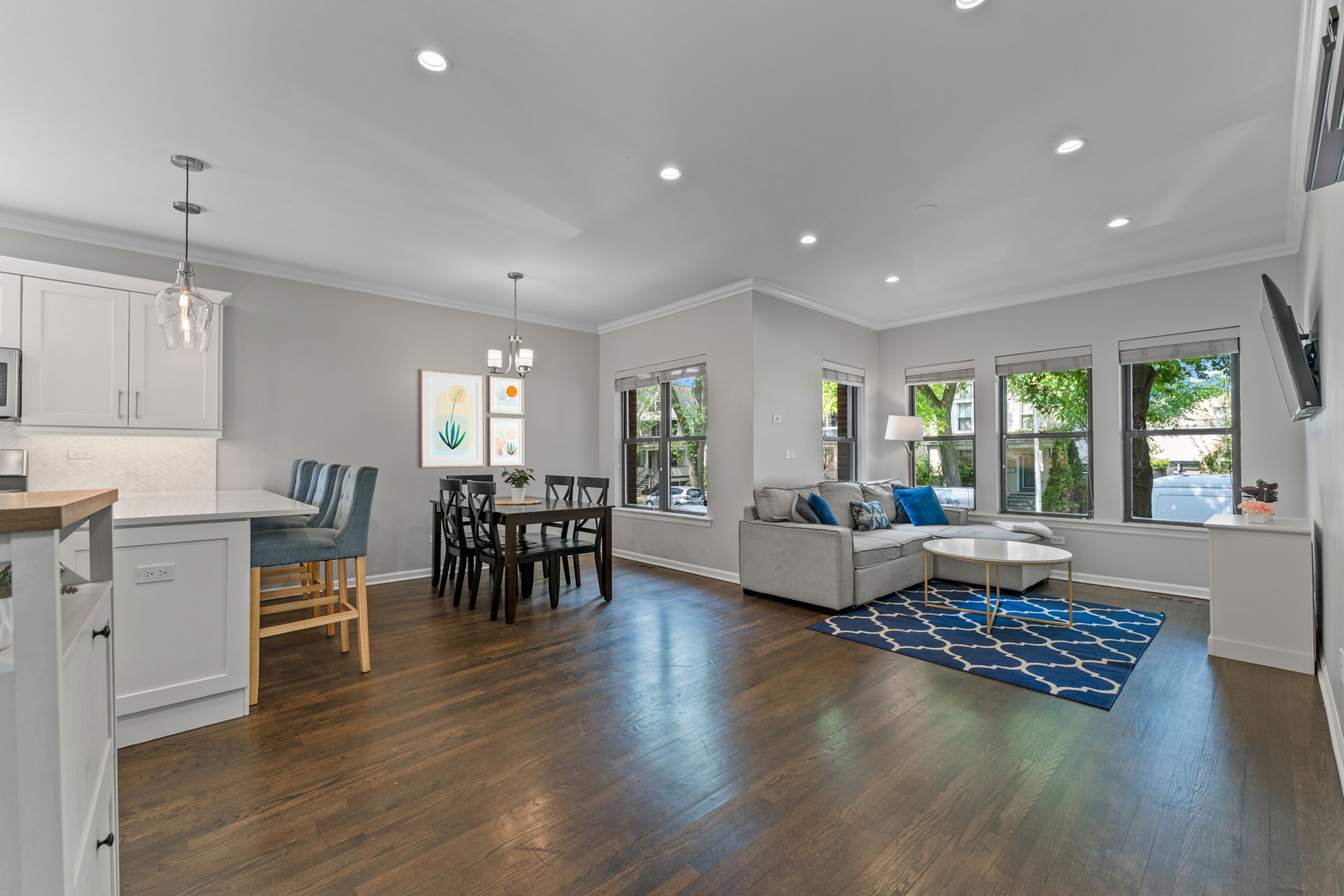 6351 N GLENWOOD Avenue Unit: 1S