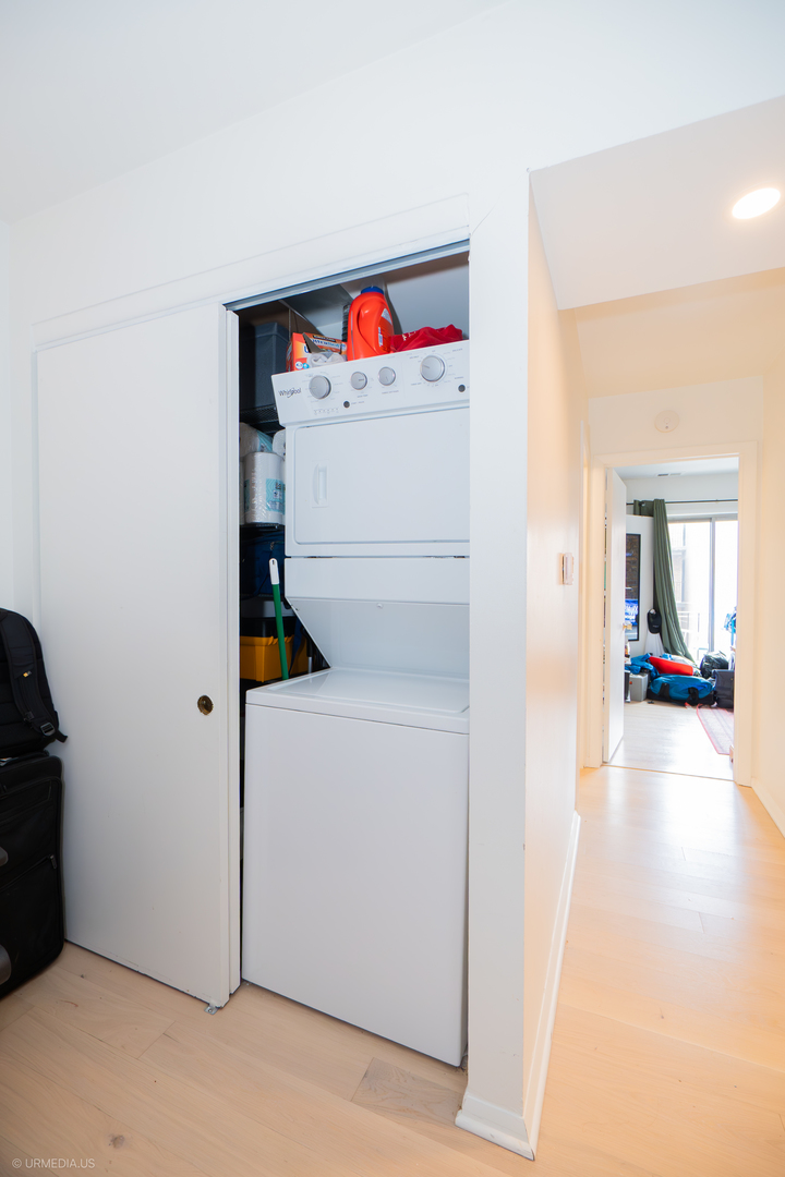 455 W Grant Place Unit: 9