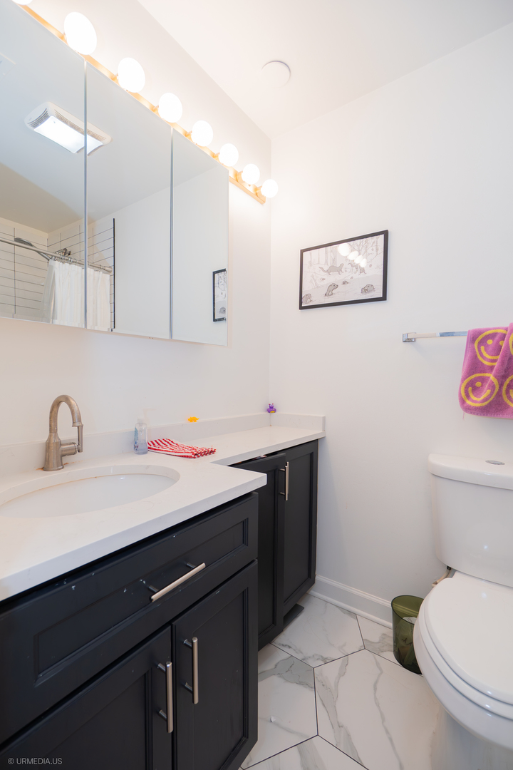 455 W Grant Place Unit: 9