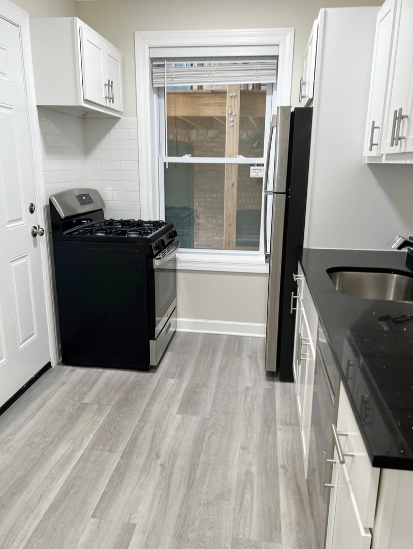 837 W Cornelia Avenue Unit: 1N