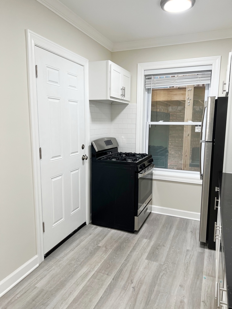 837 W Cornelia Avenue Unit: 1N