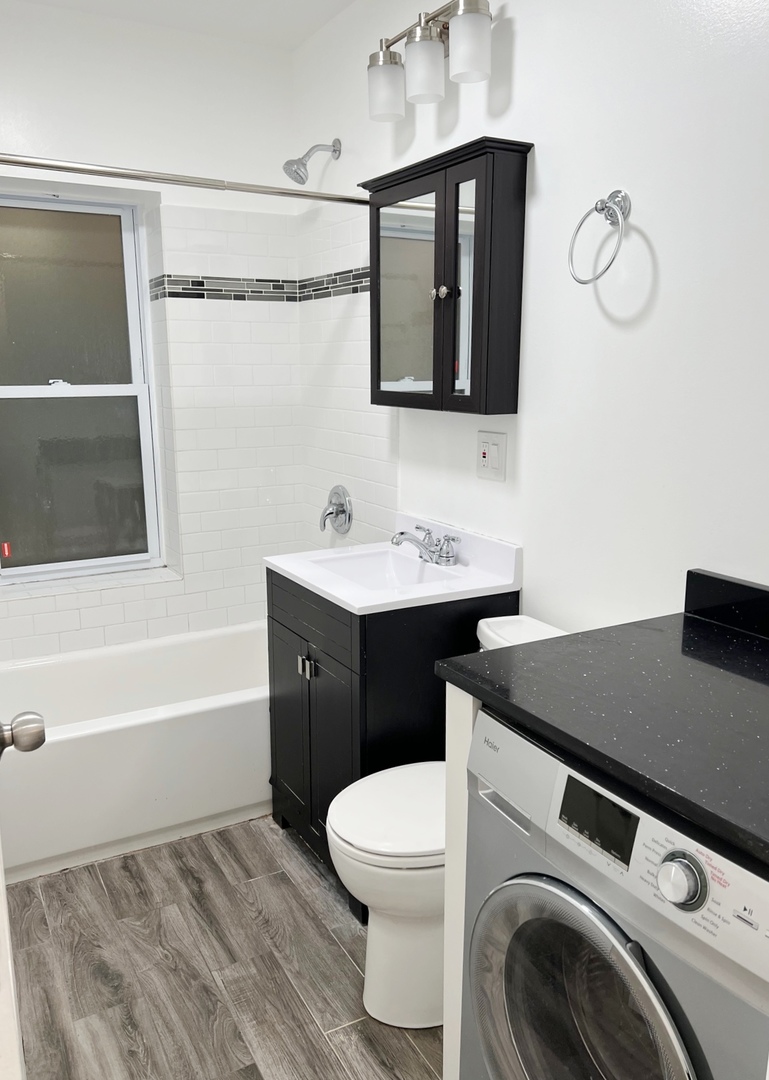 837 W Cornelia Avenue Unit: 1N