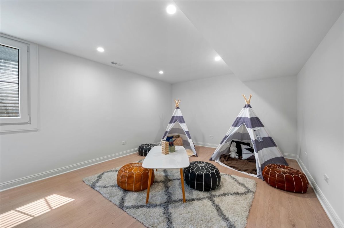 3031 Indianwood Road