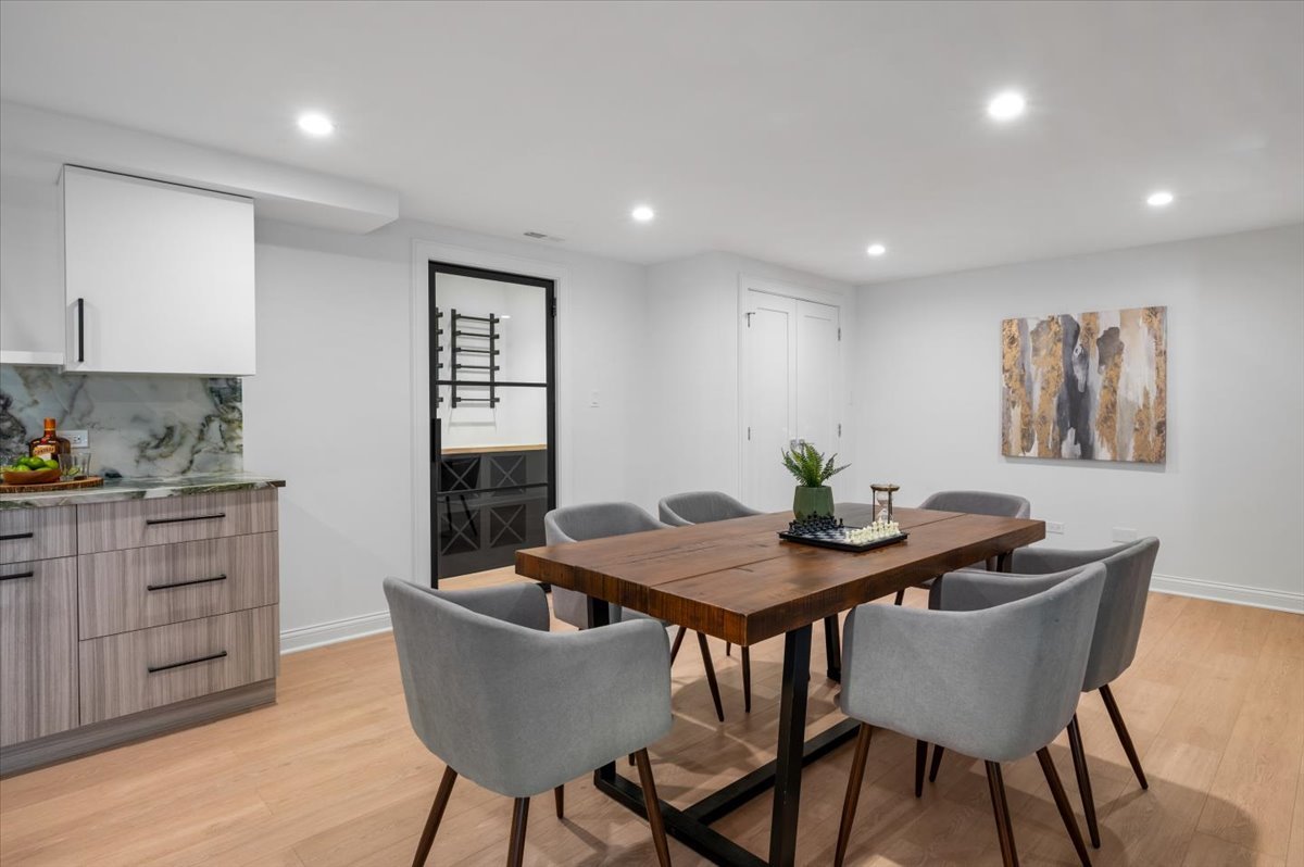 3031 Indianwood Road