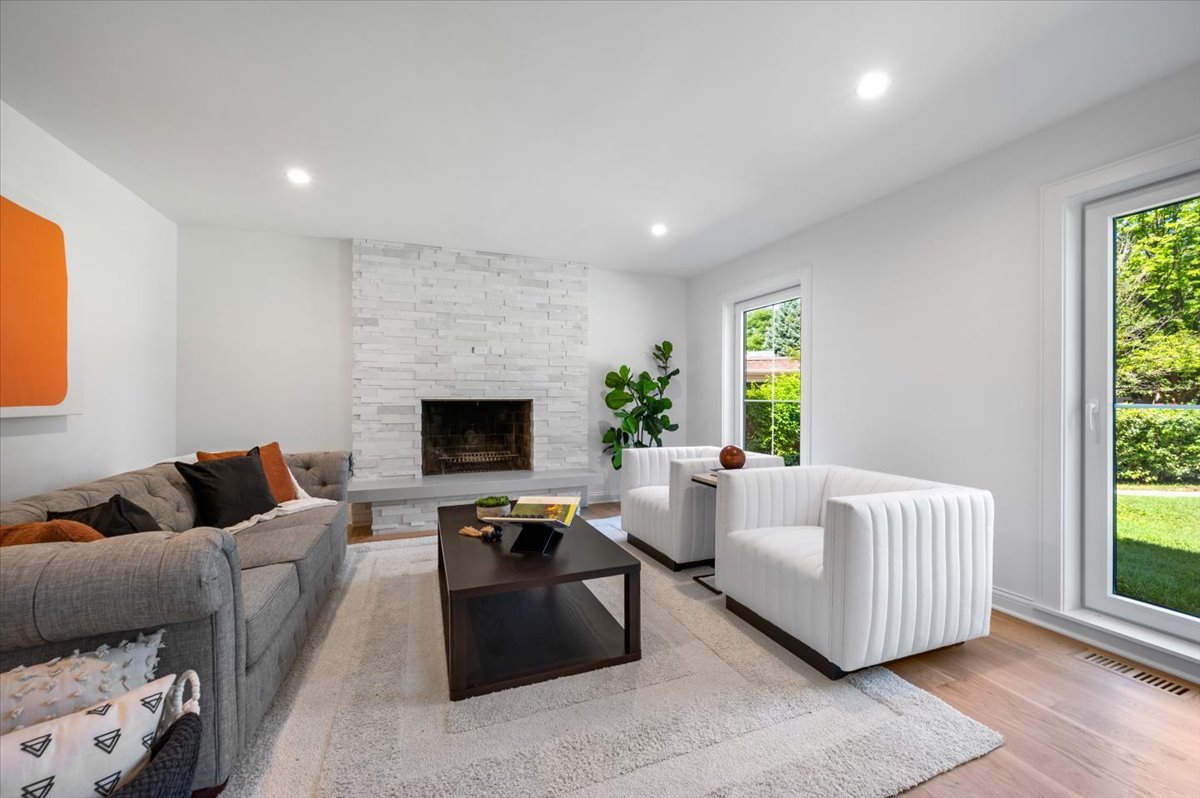 3031 Indianwood Road