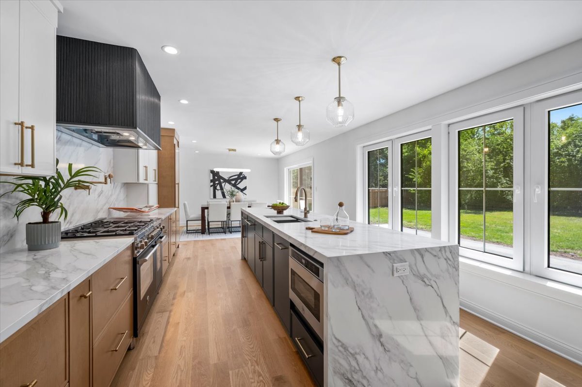 3031 Indianwood Road