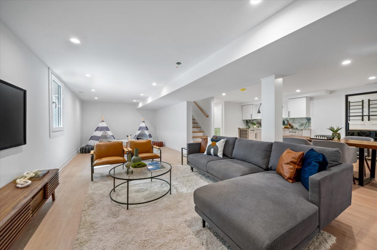3031 Indianwood Road