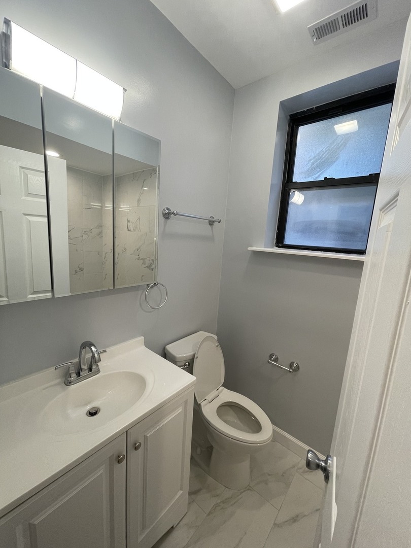 7331 N Honore Street Unit: GA