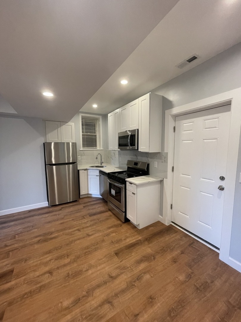 7331 N Honore Street Unit: GA