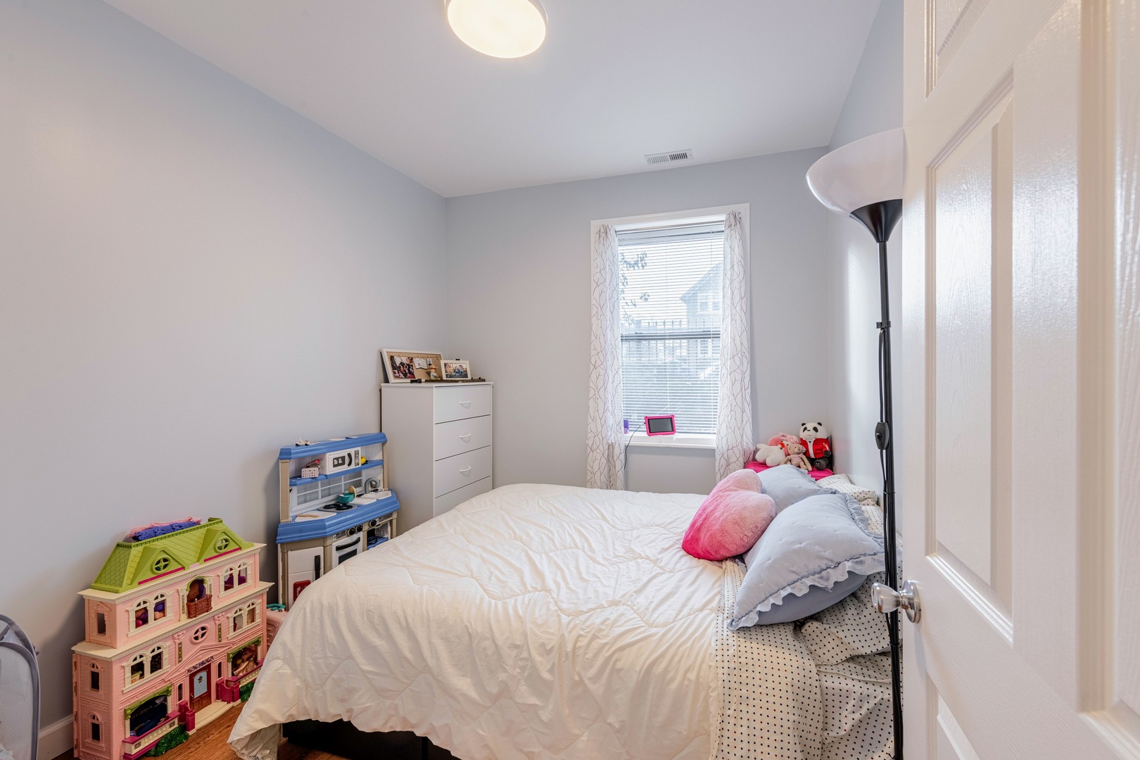 7331 N Honore Street Unit: GA