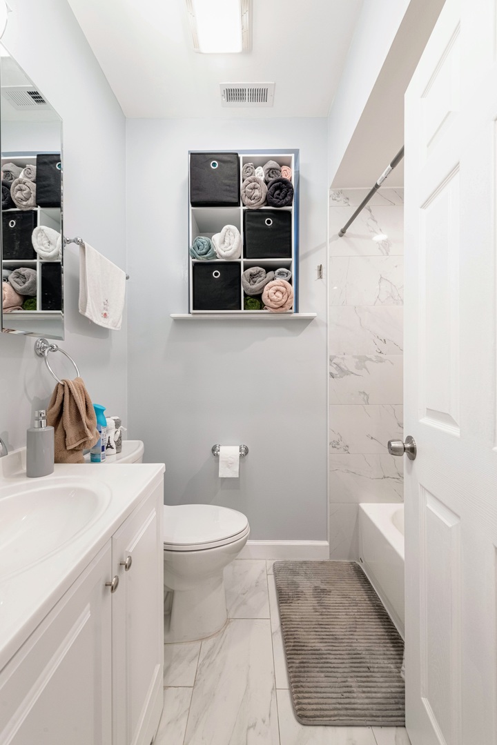 7331 N Honore Street Unit: GA