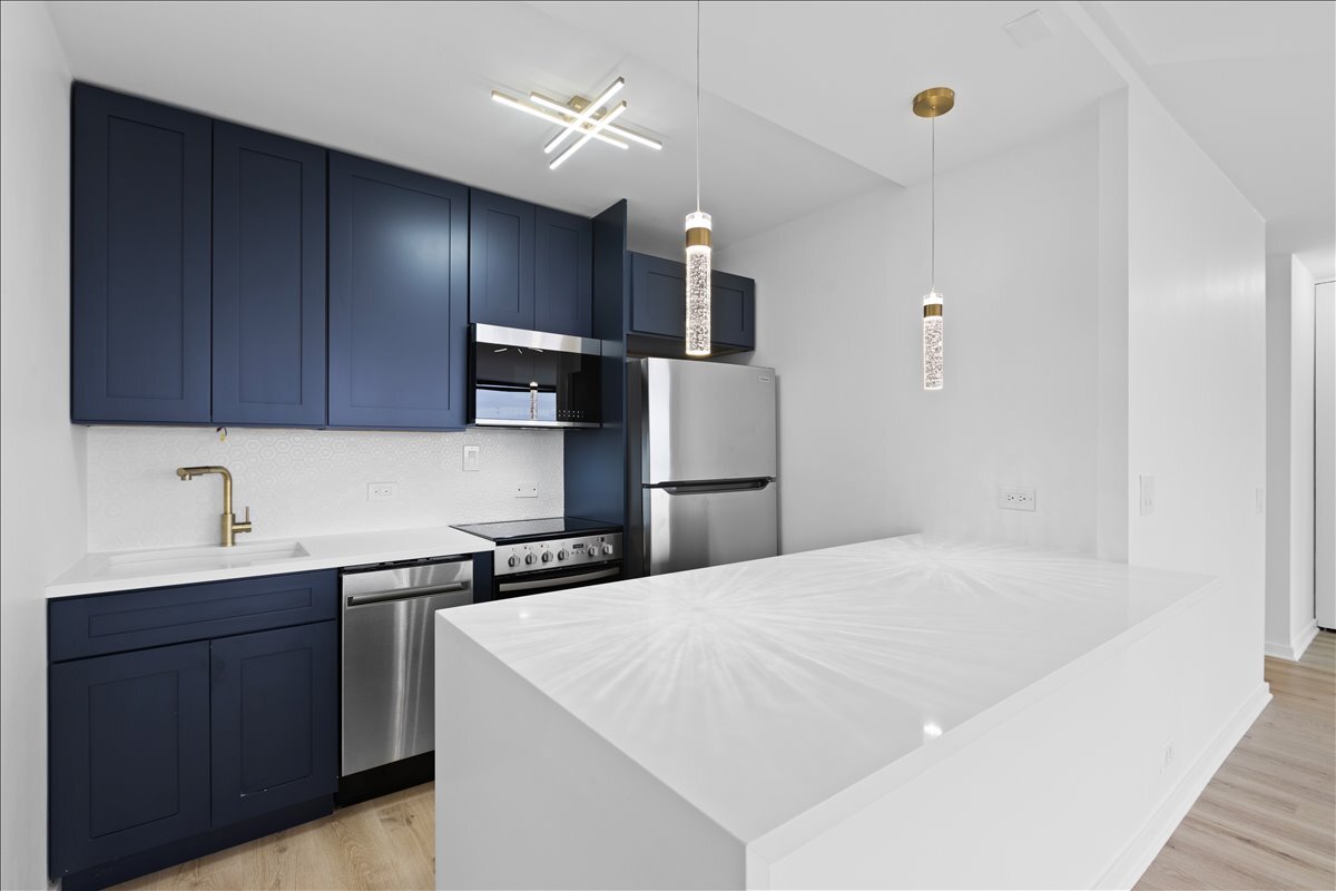 4343 N Clarendon Avenue Unit: 2507