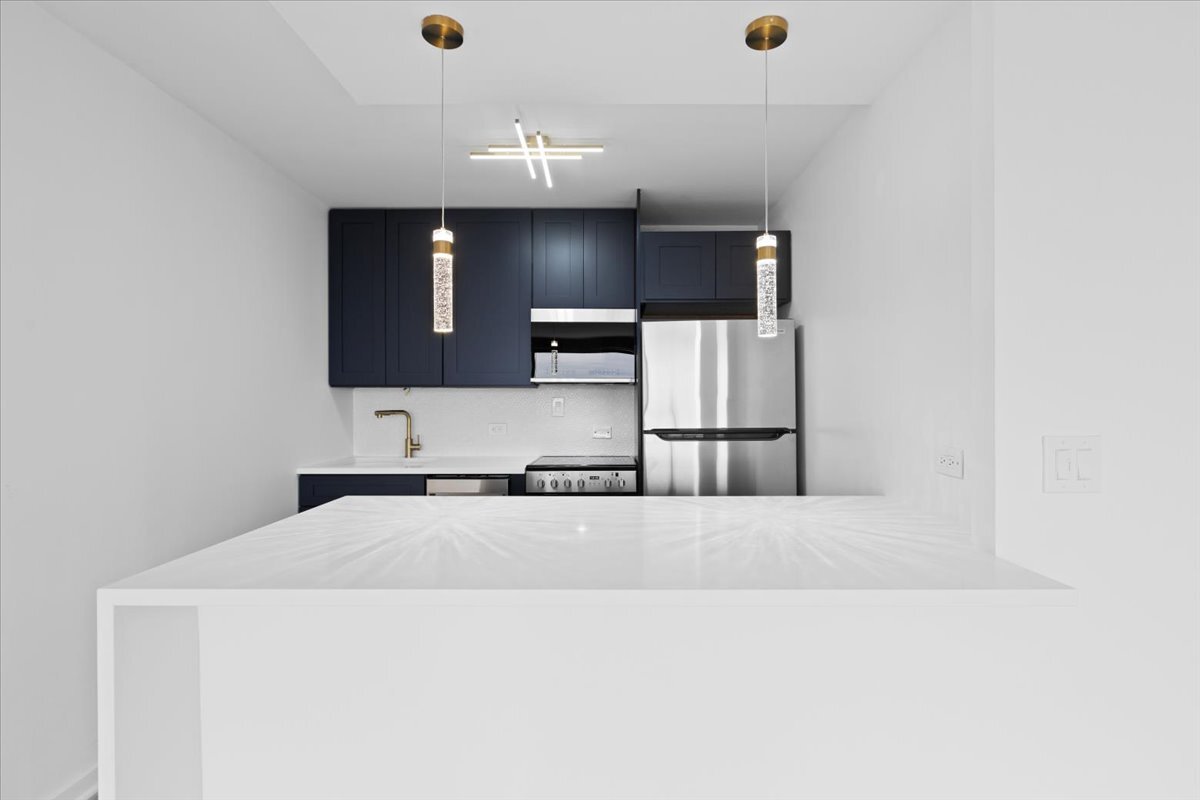 4343 N Clarendon Avenue Unit: 2507