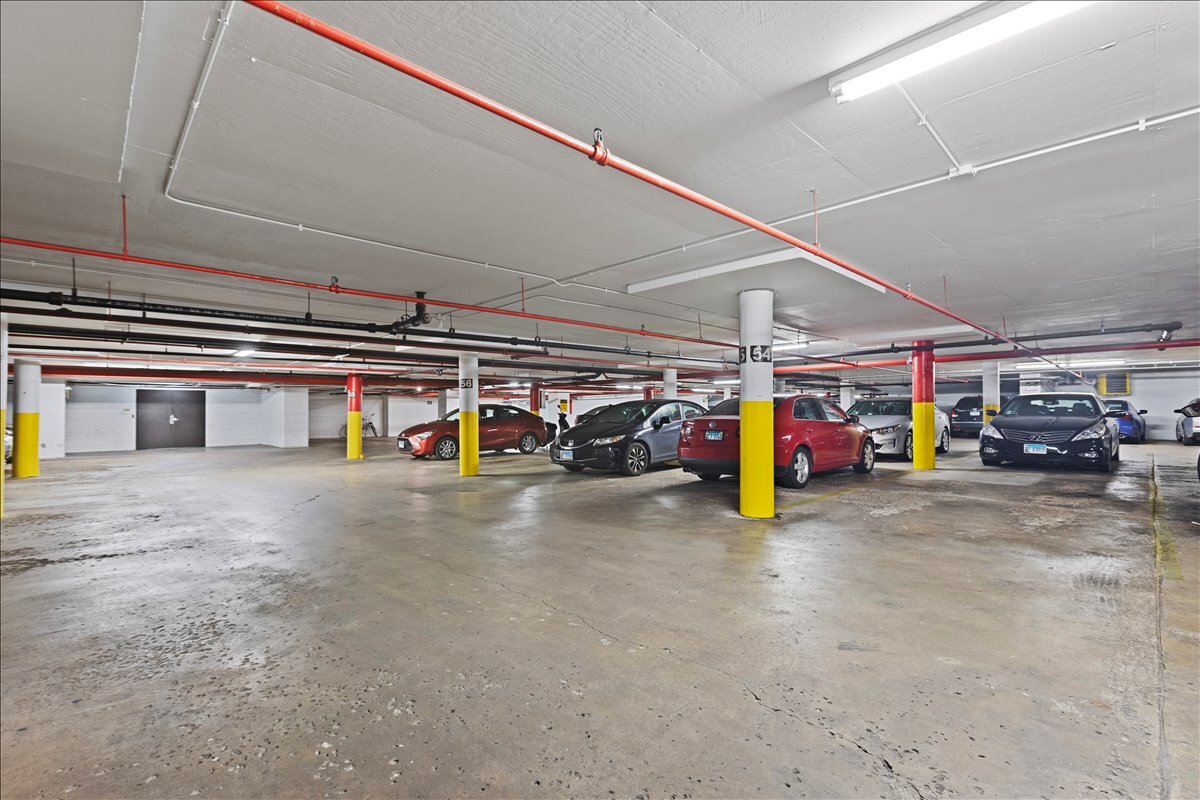 4343 N Clarendon Avenue Unit: 2507