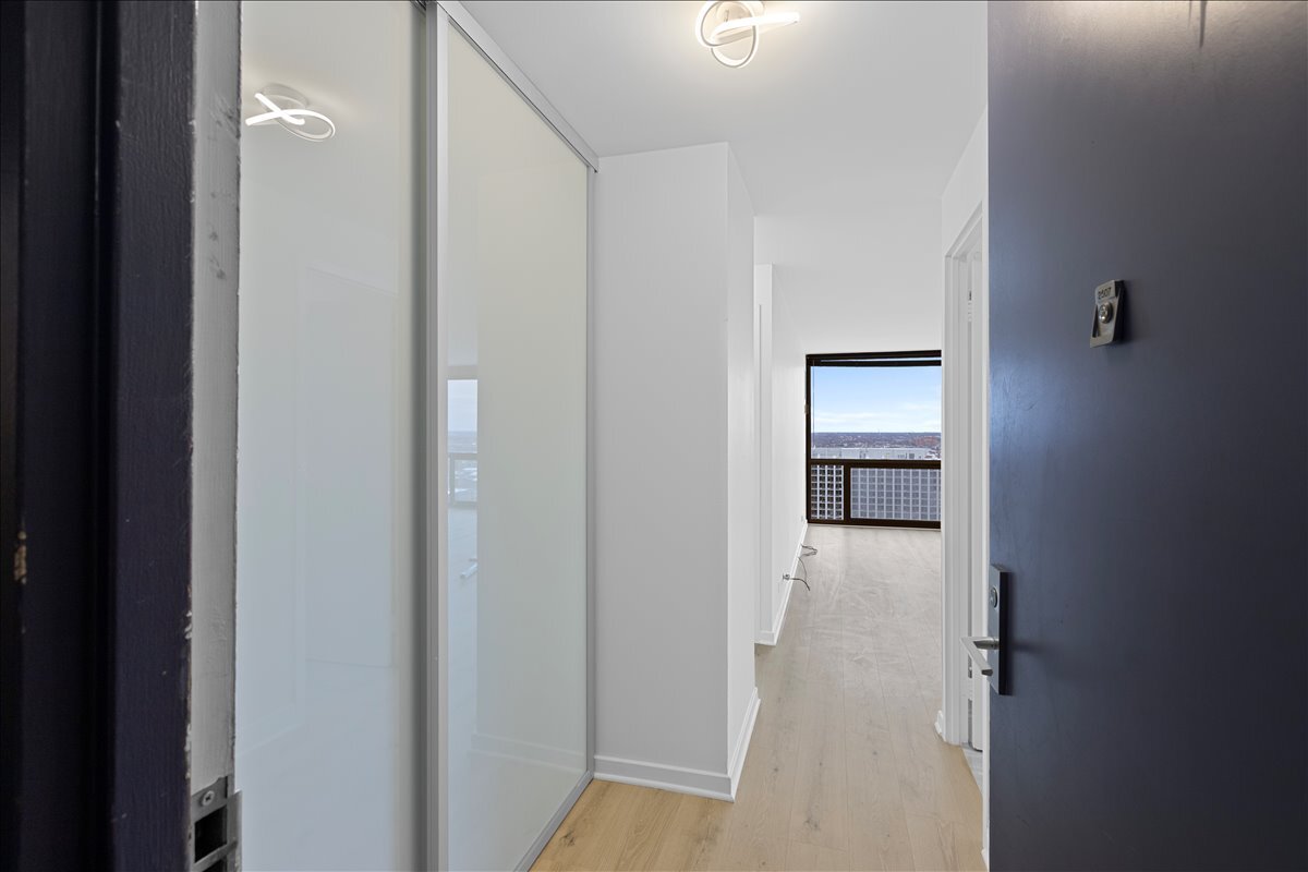 4343 N Clarendon Avenue Unit: 2507