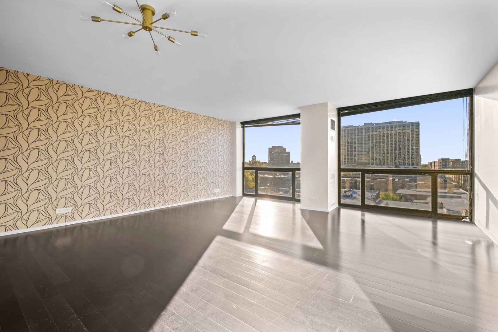 4343 N Clarendon Avenue Unit: 717