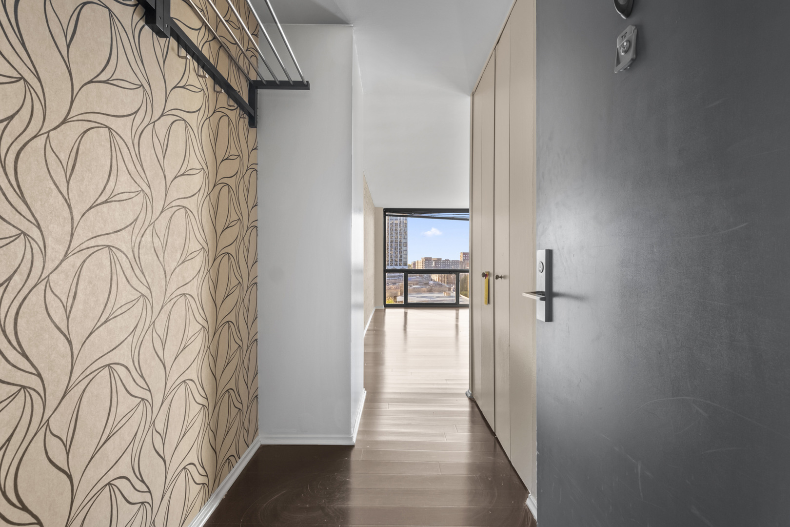 4343 N Clarendon Avenue Unit: 717