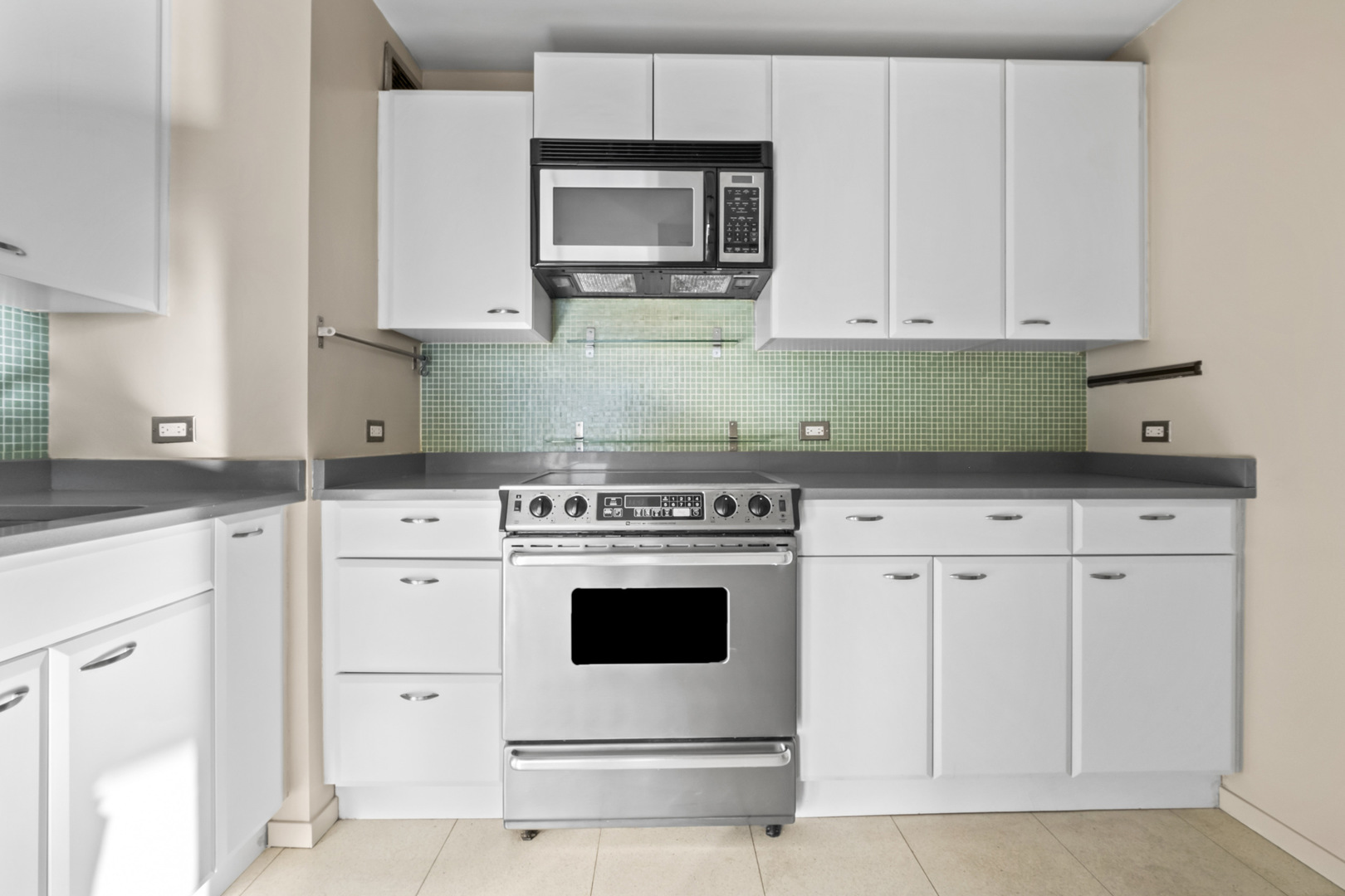 4343 N Clarendon Avenue Unit: 717