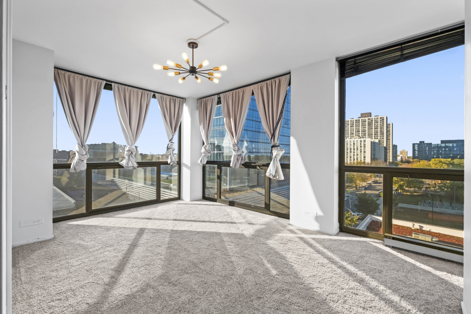 4343 N Clarendon Avenue Unit: 717