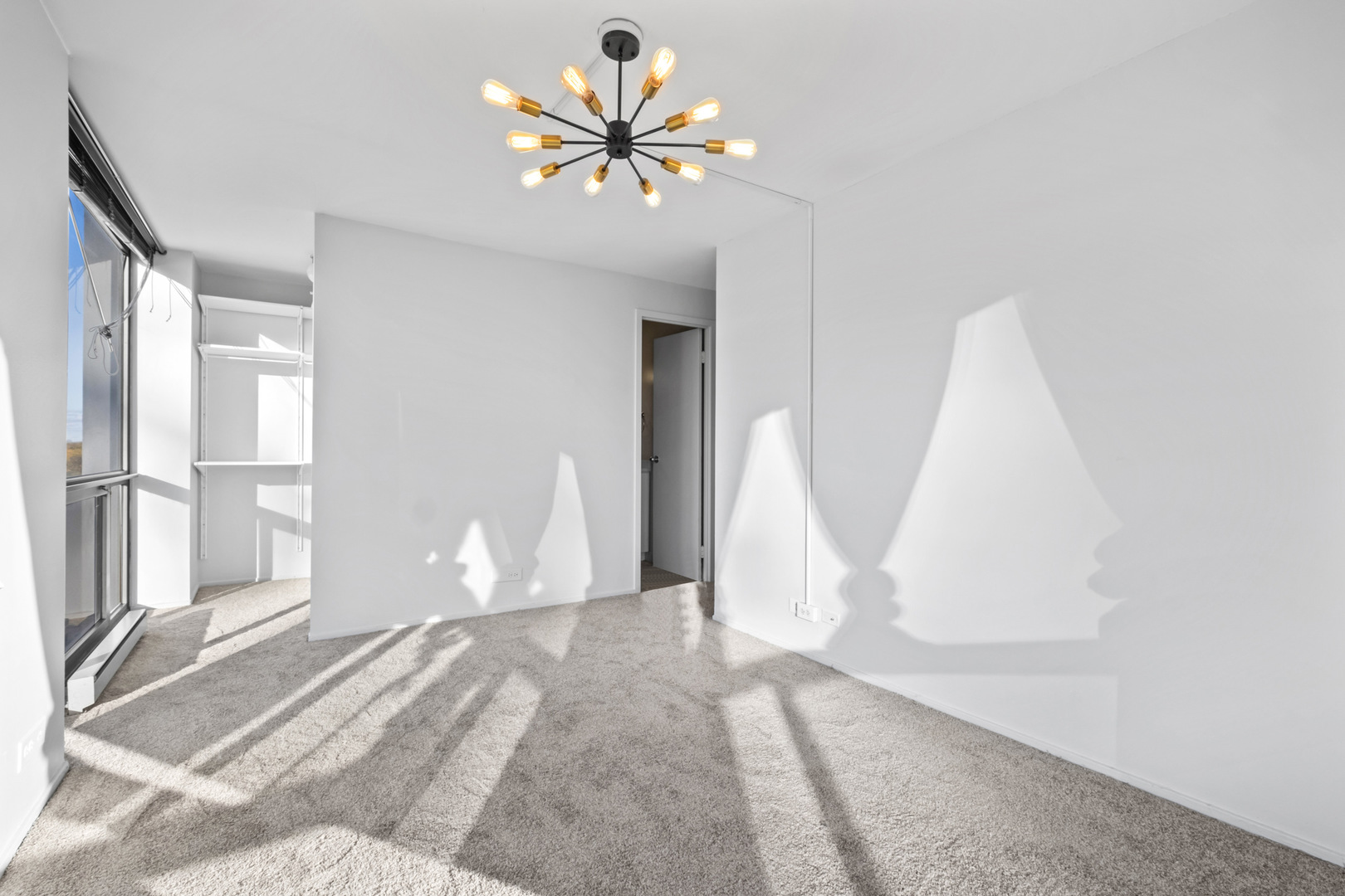 4343 N Clarendon Avenue Unit: 717