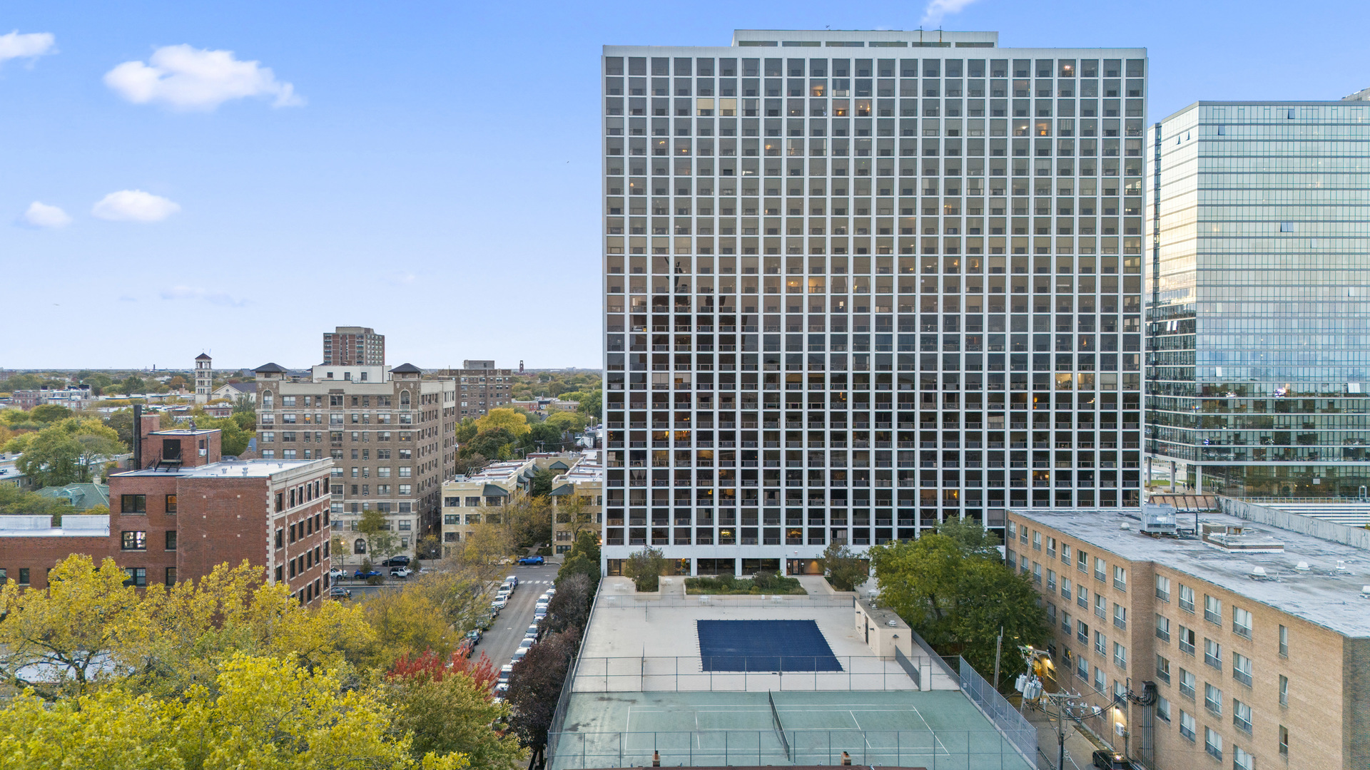 4343 N Clarendon Avenue Unit: 717