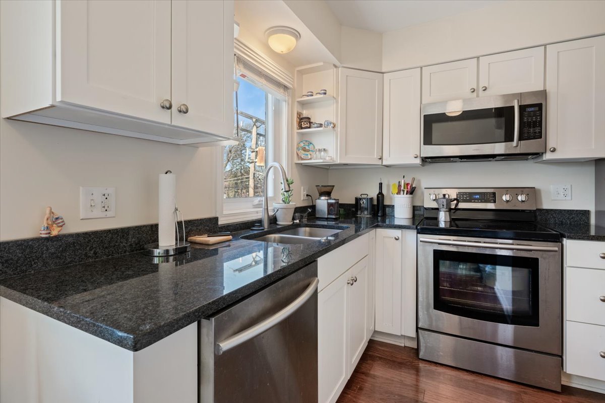 601 Ridge Road Unit: 202