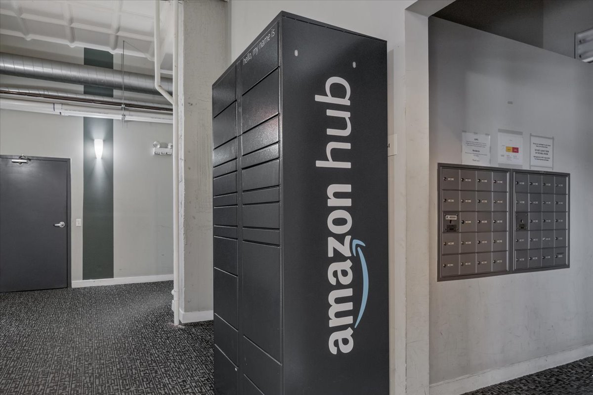 1791 W Howard Street Unit: 405