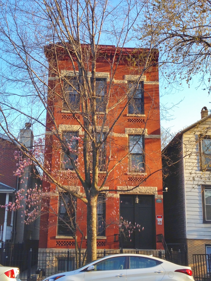 1421 W HURON Street Unit: 2R
