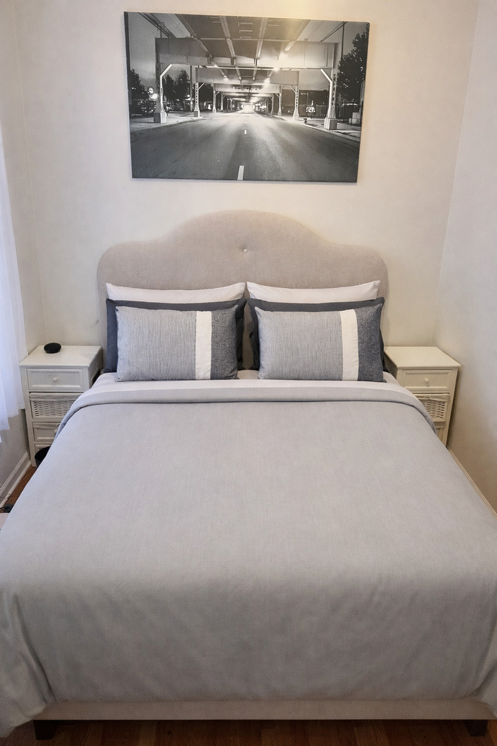 1421 W HURON Street Unit: 2R