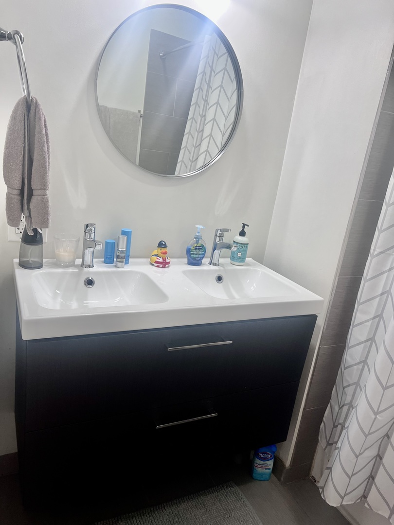 1421 W HURON Street Unit: 2R