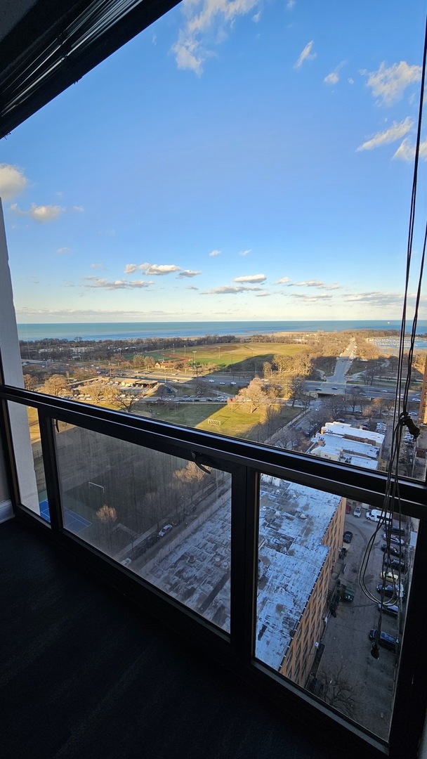 4343 N Clarendon Avenue Unit: 2210