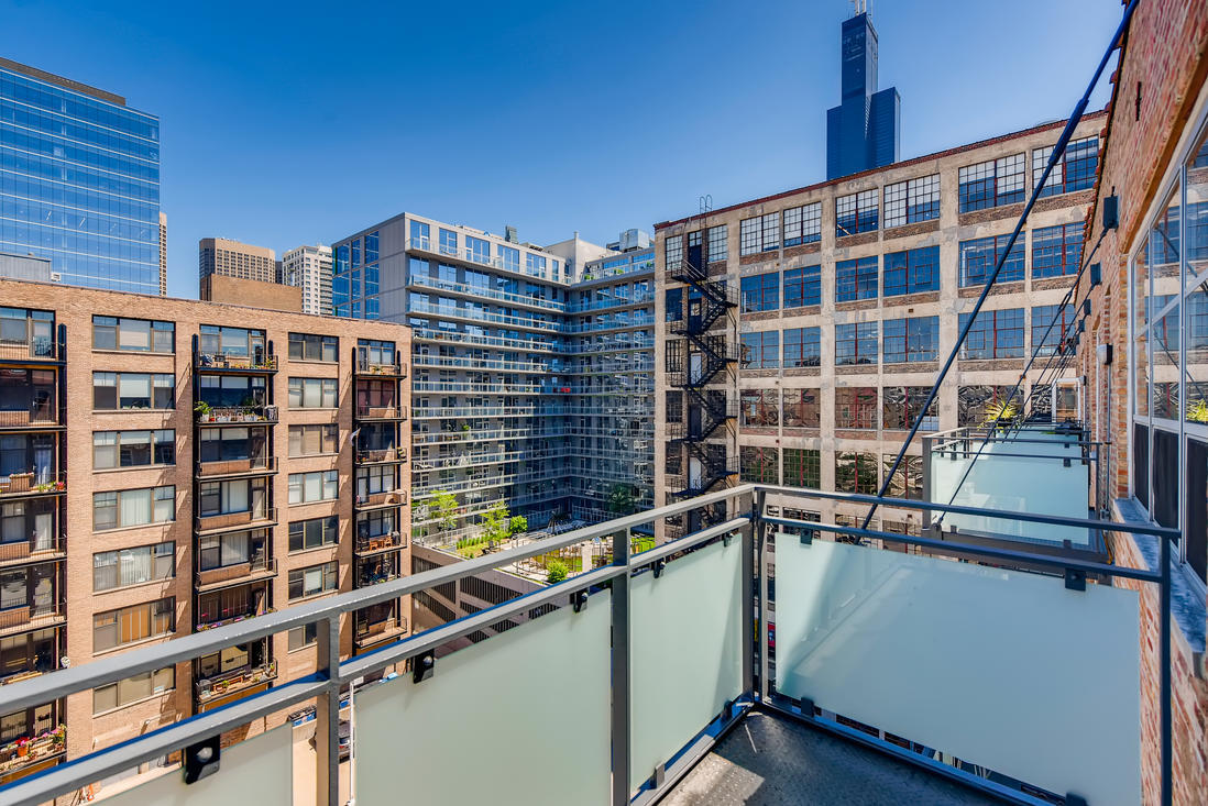 333 S Desplaines Street Unit: 704