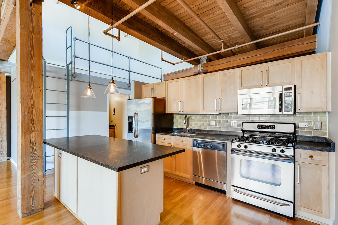 333 S Desplaines Street Unit: 704