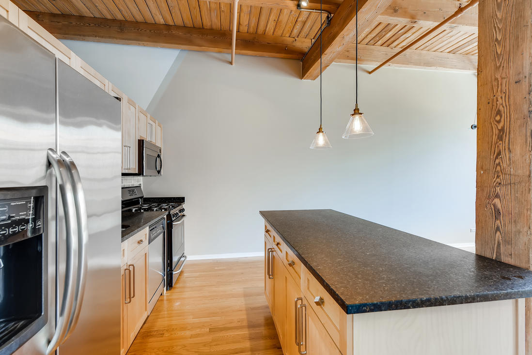 333 S Desplaines Street Unit: 704
