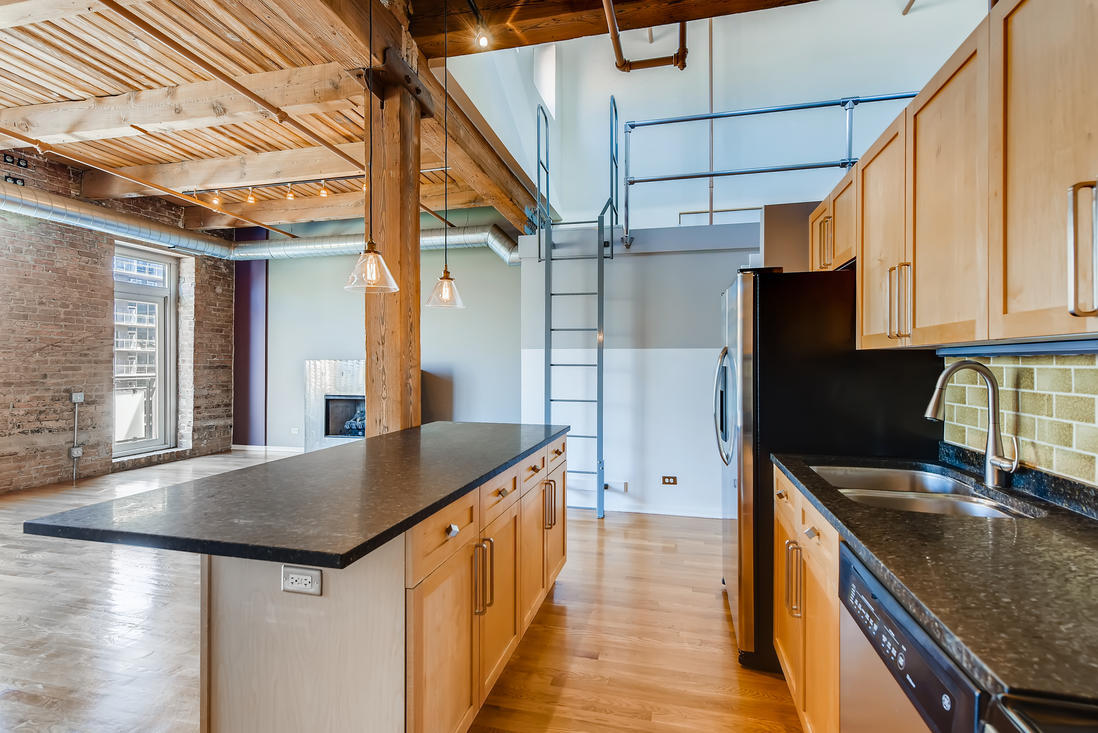 333 S Desplaines Street Unit: 704